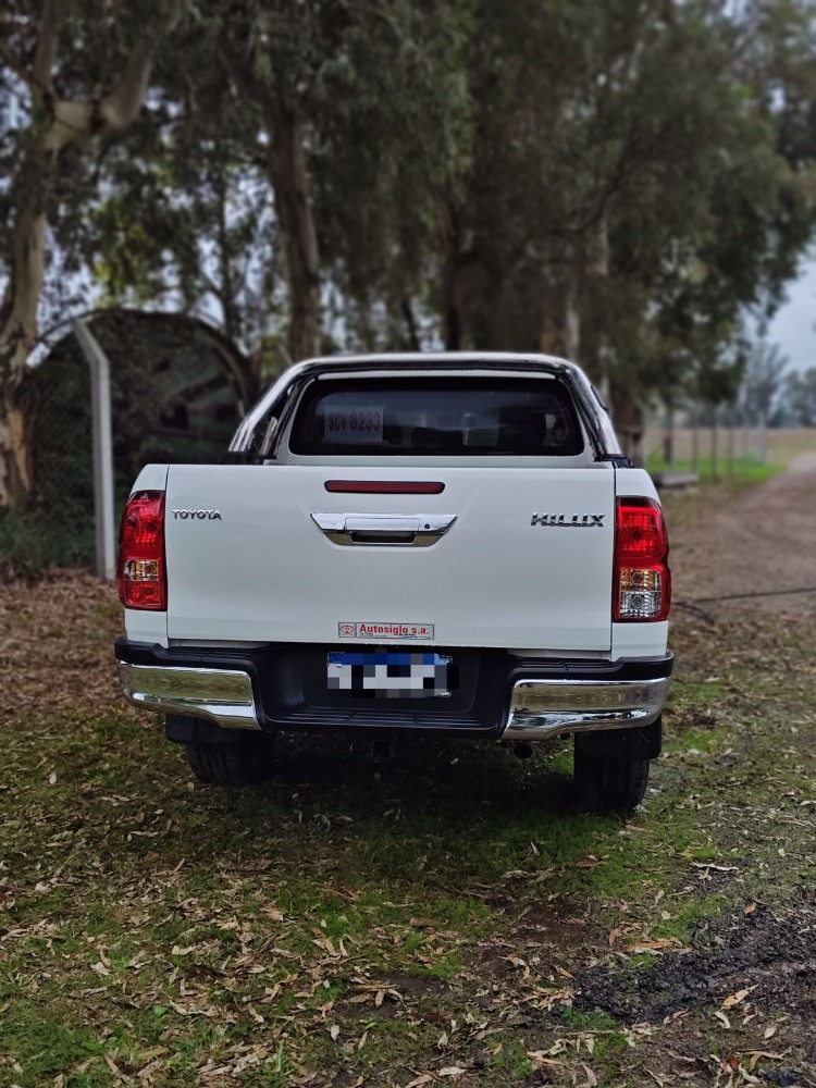 Toyota hilux  SR 4x4 — foto 8